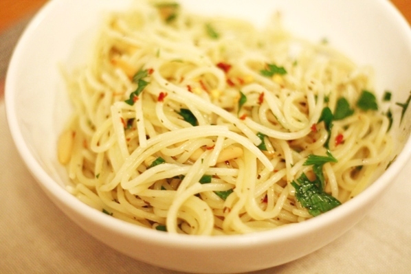 spaghete aglio olio e peperoncino